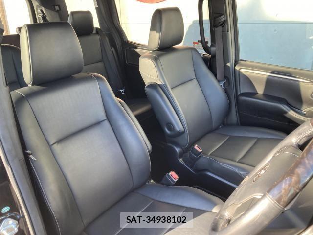 Toyota ESQUIRE 2016-06 8561817-20