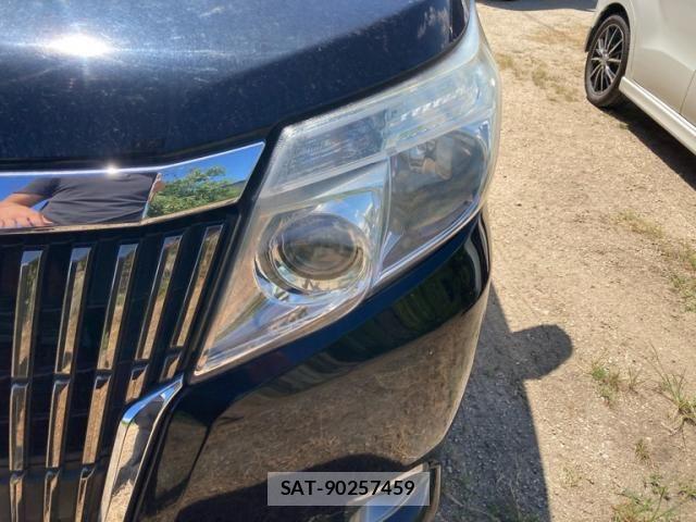Toyota ESQUIRE 2015-01 8561818-1