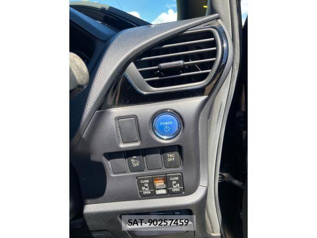 Toyota ESQUIRE 2015-01 8561818-22