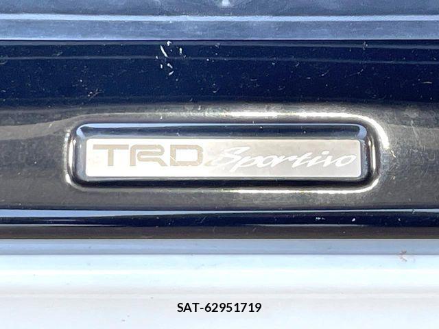 Toyota ESQUIRE 2017-08 8626666-2