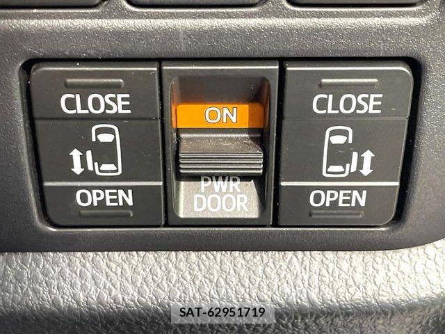 Toyota ESQUIRE 2017-08 8626666-4