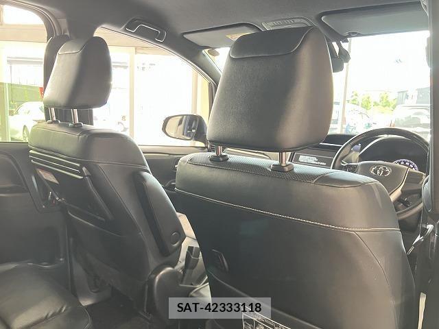 Toyota ESQUIRE 2018-06 8658975-12