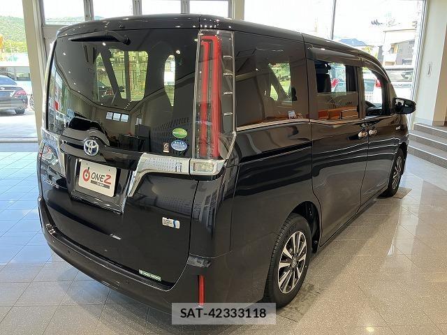 Toyota ESQUIRE 2018-06 8658975-2