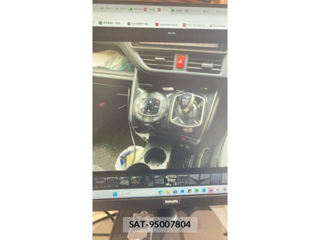 Toyota ESQUIRE 2021-07 8666104-15
