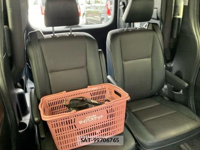 Toyota ESQUIRE 2018-09 8658977-13