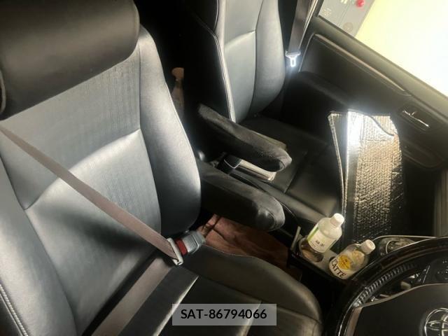 Toyota ESQUIRE 2016-03 8658980-11