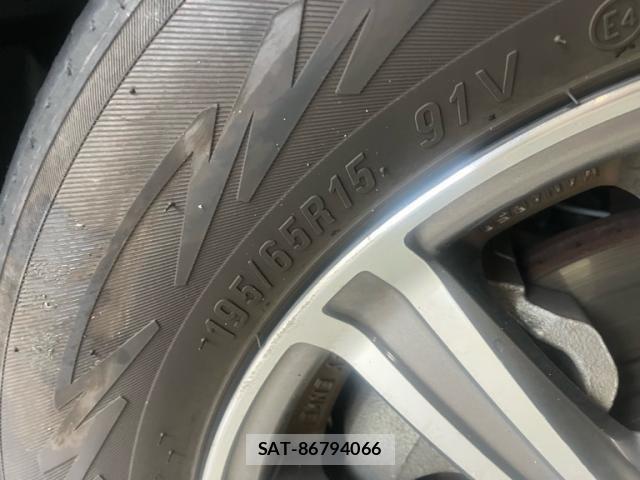 Toyota ESQUIRE 2016-03 8658980-5