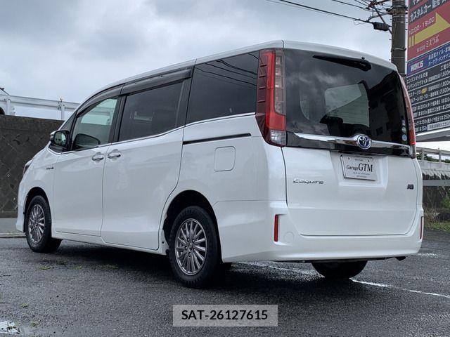 Toyota ESQUIRE 2015-01 8741965-1