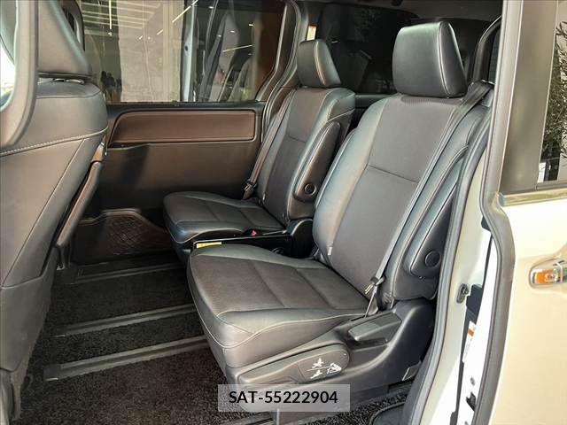 Toyota ESQUIRE 2017-09 8741962-18