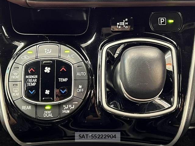 Toyota ESQUIRE 2017-09 8741962-24