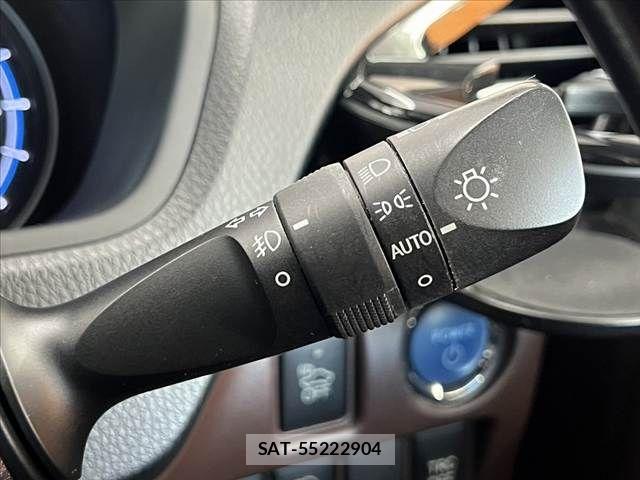 Toyota ESQUIRE 2017-09 8741962-28