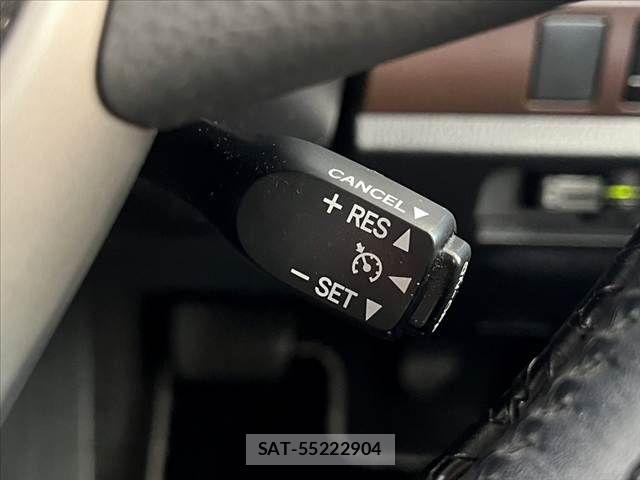 Toyota ESQUIRE 2017-09 8741962-4