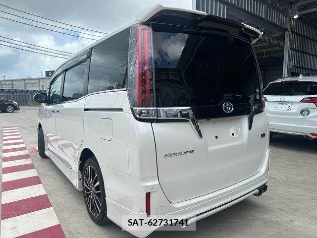 Toyota ESQUIRE 2018-01 8741959-9