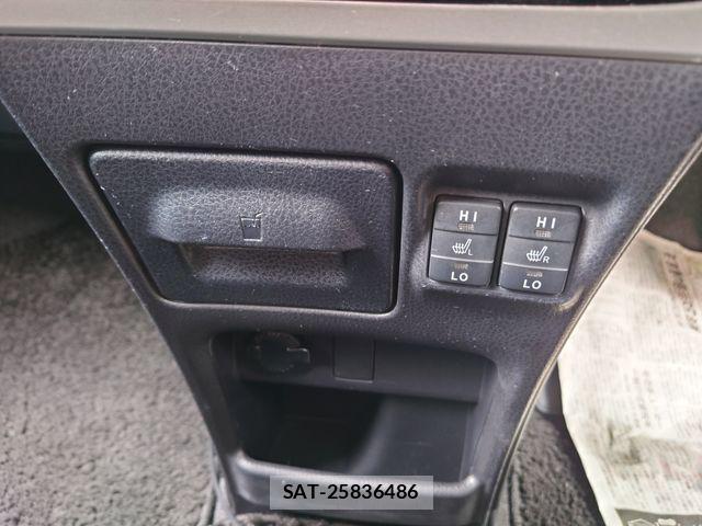 Toyota ESQUIRE 2016-05 8741963-24