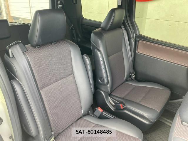 Toyota ESQUIRE 2018-10 8741958-21