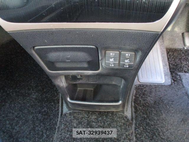 Toyota ESQUIRE 2017-01 8741966-14