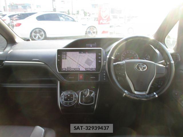 Toyota ESQUIRE 2017-01 8741966-1