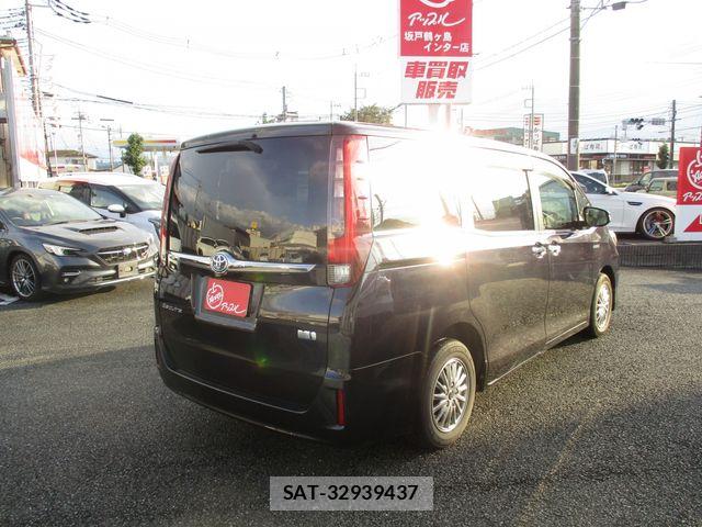 Toyota ESQUIRE 2017-01 8741966-2