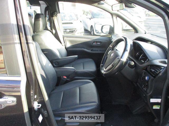 Toyota ESQUIRE 2017-01 8741966-8