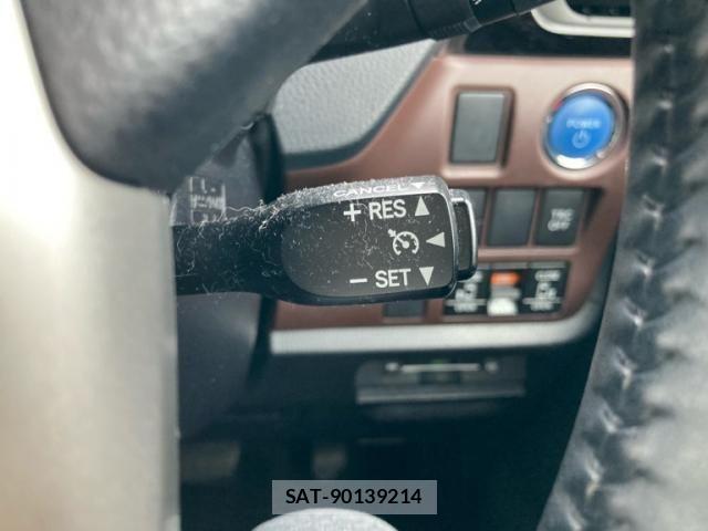 Toyota ESQUIRE 2021-02 8741957-9