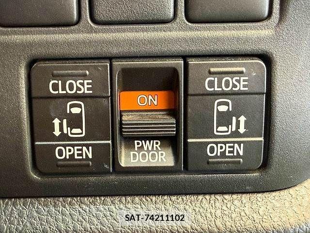 Toyota ESQUIRE 2015-09 8795890-5