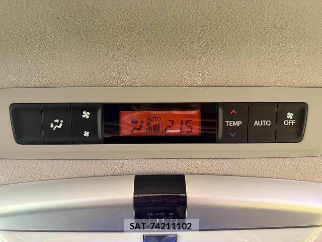 Toyota ESQUIRE 2015-09 8795890-7
