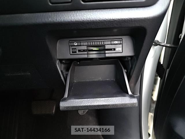 Toyota ESQUIRE 2016-01 8795886-17