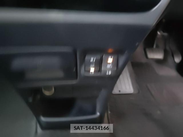 Toyota ESQUIRE 2016-01 8795886-18