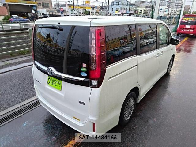 Toyota ESQUIRE 2016-01 8795886-1