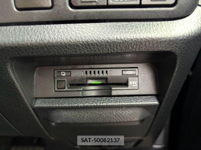 Toyota ESQUIRE 2016-12 8828927-28
