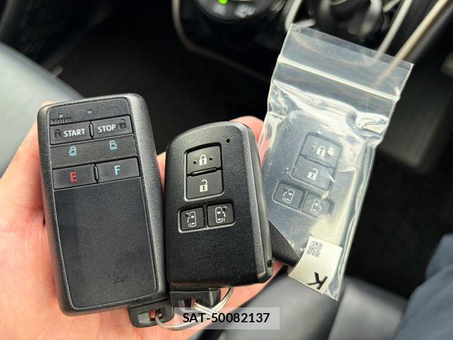 Toyota ESQUIRE 2016-12 8828927-29