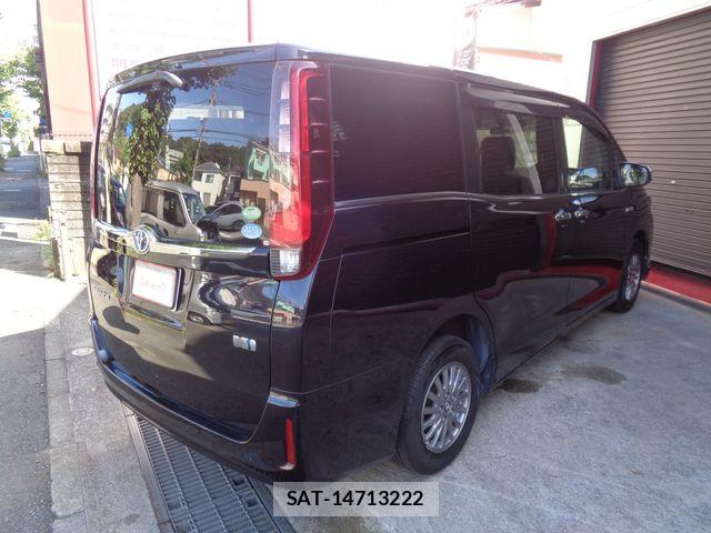 Toyota ESQUIRE 2017-04 8828925-10