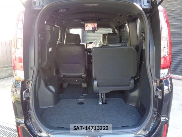 Toyota ESQUIRE 2017-04 8828925-14