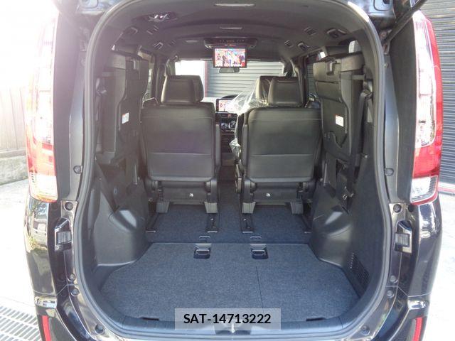 Toyota ESQUIRE 2017-04 8828925-15