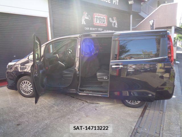 Toyota ESQUIRE 2017-04 8828925-19