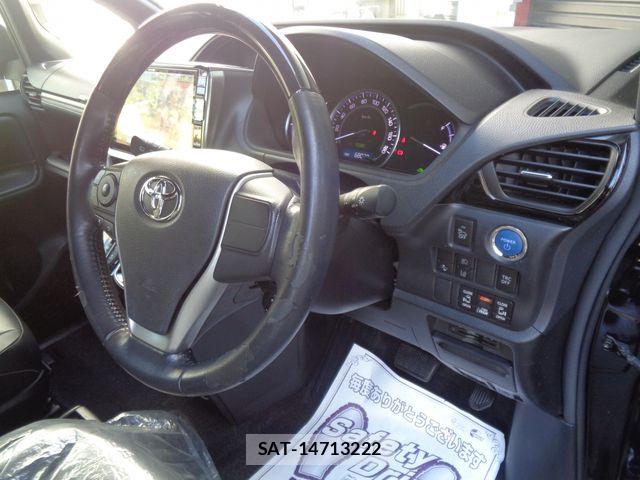 Toyota ESQUIRE 2017-04 8828925-22