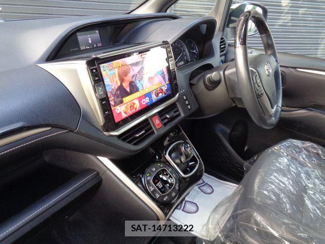 Toyota ESQUIRE 2017-04 8828925-23