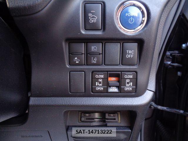 Toyota ESQUIRE 2017-04 8828925-27