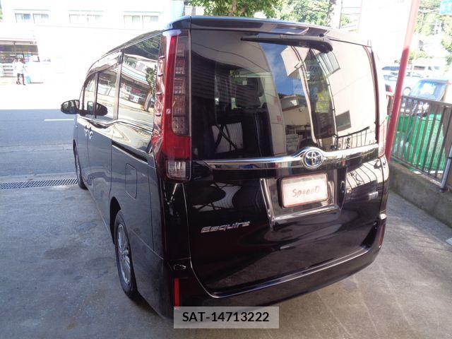 Toyota ESQUIRE 2017-04 8828925-3