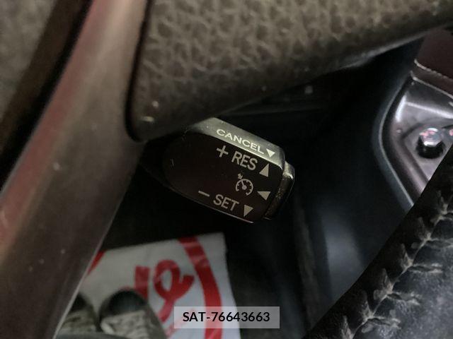 Toyota ESQUIRE 2017-08 8828924-6