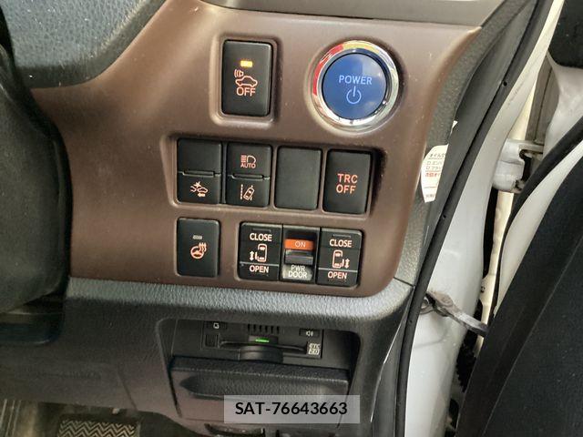Toyota ESQUIRE 2017-08 8828924-8
