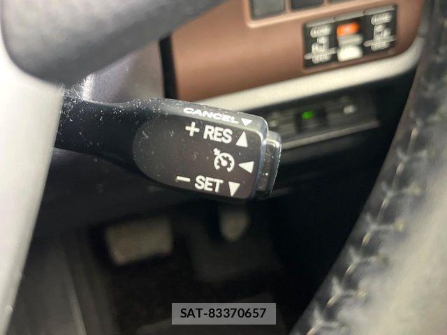 Toyota ESQUIRE 2015-04 8848895-5