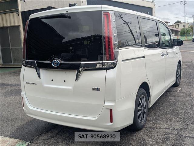 Toyota ESQUIRE 2017-09 8848896-1