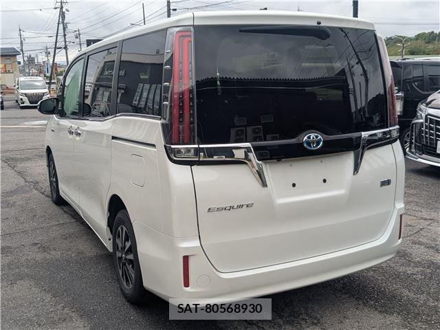 Toyota ESQUIRE 2017-09 8848896-6