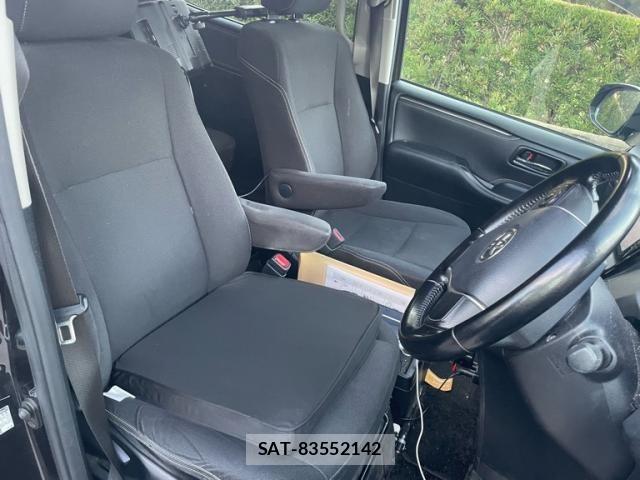 Toyota ESQUIRE 2015-02 8848897-10