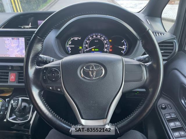 Toyota ESQUIRE 2015-02 8848897-17