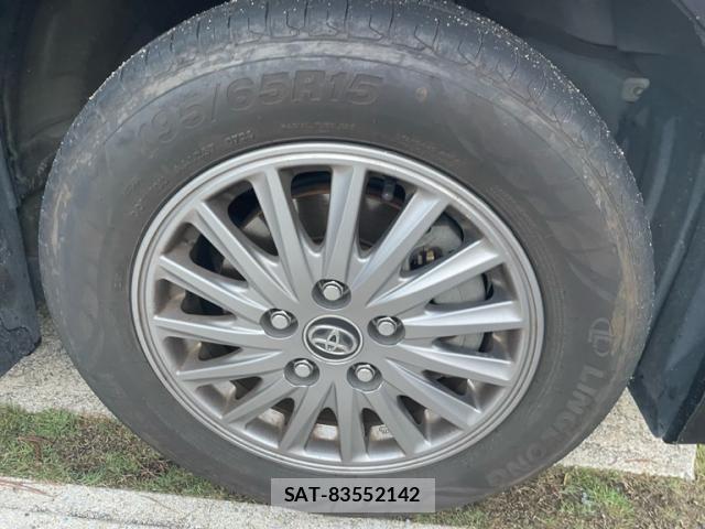 Toyota ESQUIRE 2015-02 8848897-4
