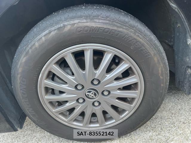 Toyota ESQUIRE 2015-02 8848897-5
