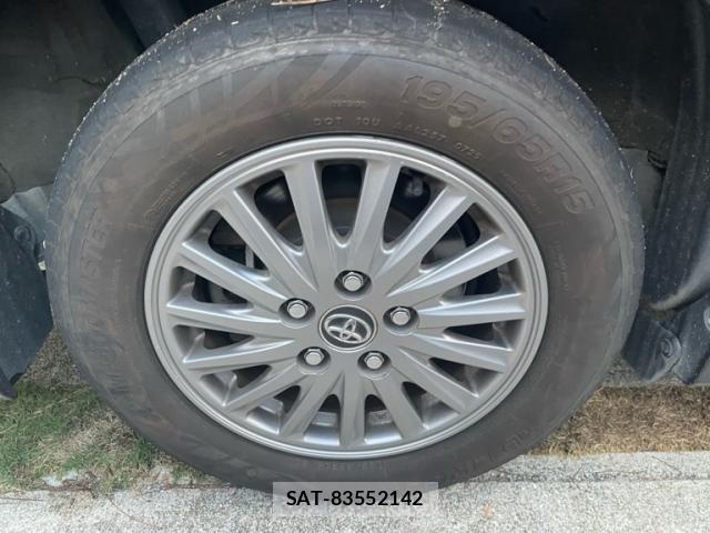 Toyota ESQUIRE 2015-02 8848897-6