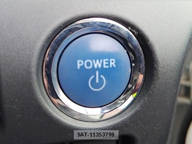 Toyota ESQUIRE 2015-12 8879652-12